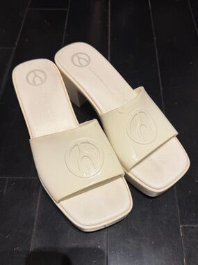Wishbone Platform Rubber Sandals